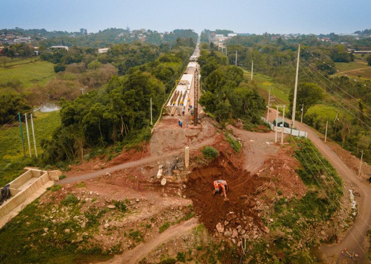 Entre as principais entregas, destaca-se a nova ponte da ERS-130, entre Lajeado e Arroio do Meio, que colapsou em 2 de maio de 2024
