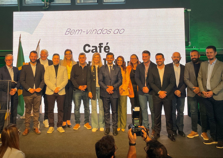 Foram empossados o prefeito de Guaíba, Marcelo Maranata, e prefeito de Taquari, André Brito