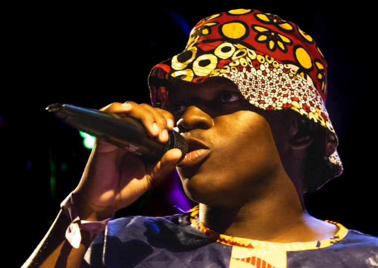 Evento gratuito conta com atrações de música, dança e gastronomia; Show do rapper Kizua Trindade é um dos destaques da noite 