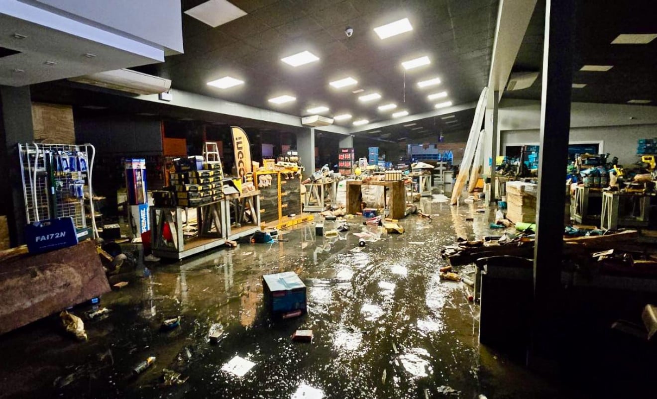 Todos os produtos e estoques, além de computadores e redes, foram perdidos  | DRYSTORE/DIVULGAÇÃO/JC