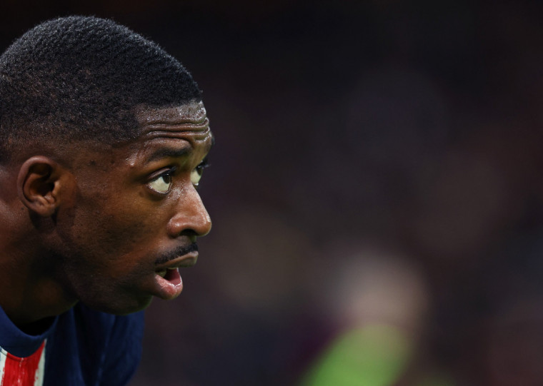 Especula-se que Dembélé, caso vença, recebe o prêmio das mãos de Ronaldinho Gaúcho