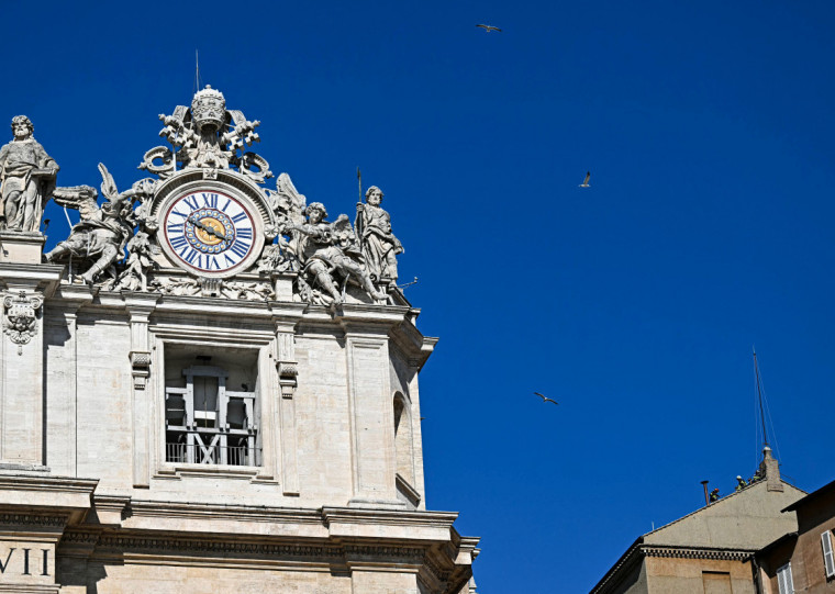 Eles se reunirão em segredo na Capela Sistina a partir das 16h30min (11h30min de Brasília) de quarta-feira (7)