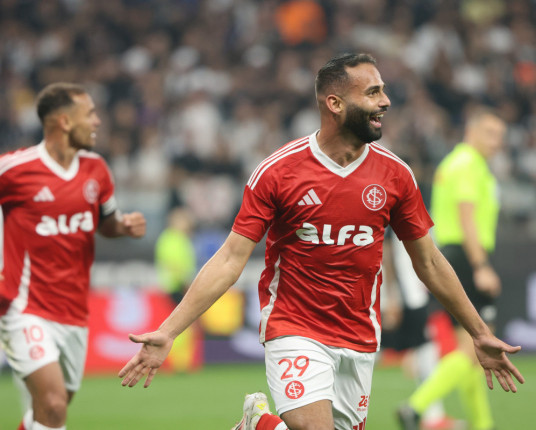 Roger mantém três volantes para decisão do Inter contra o Nacional