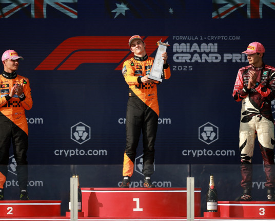 Piastri vence GP de Miami de Fórmula 1 marcado por 'guerra' na Ferrari