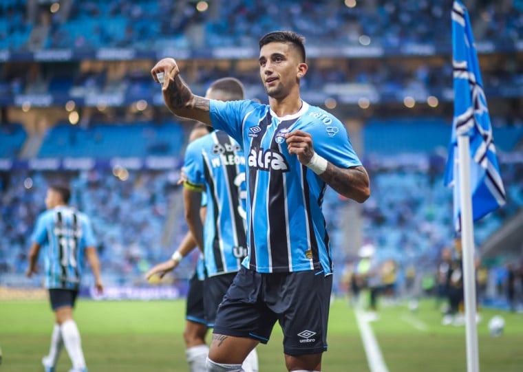 Kike Olivera foi o autor do gol que garantiu a vit&oacute;ria gremista