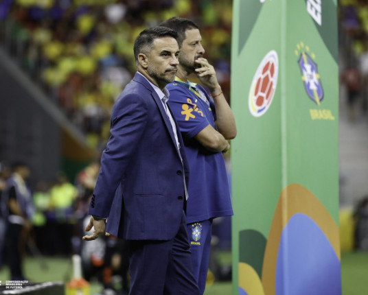 Rodrigo Caetano revela que CBF espera anunciar novo técnico da seleção até a próxima semana
