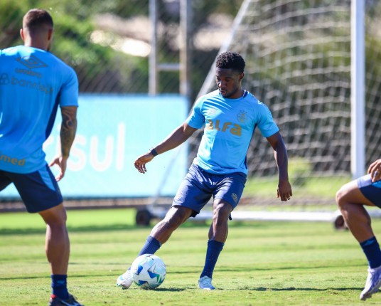 Grêmio respira com vitória e Mano prepara mudanças para a Sul-Americana
