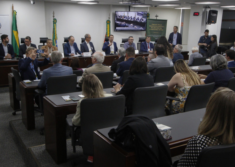 Evento reuniu lideranças políticas locais, estaduais e representantes de segmentos econômicos nesta segunda-feira (05)