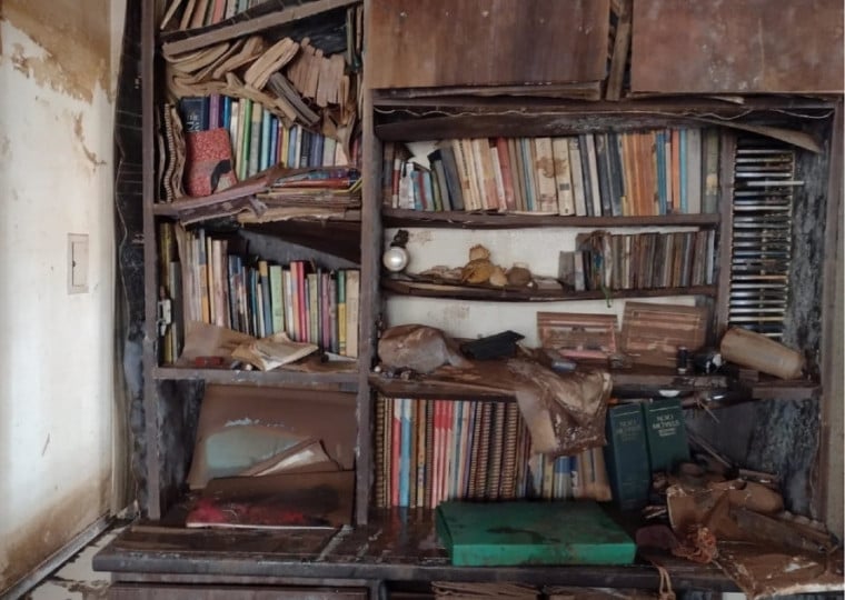 Acervo de documentos, livros e fotos foi totalmente comprometido