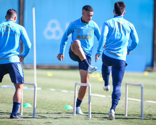 Embalado pela vitória, Grêmio deve ter time misto contra os peruanos