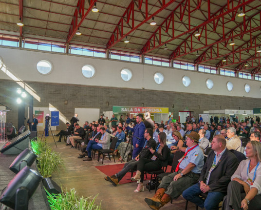 Famurs reúne prefeitos gaúchos para debater a reconstrução do Estado