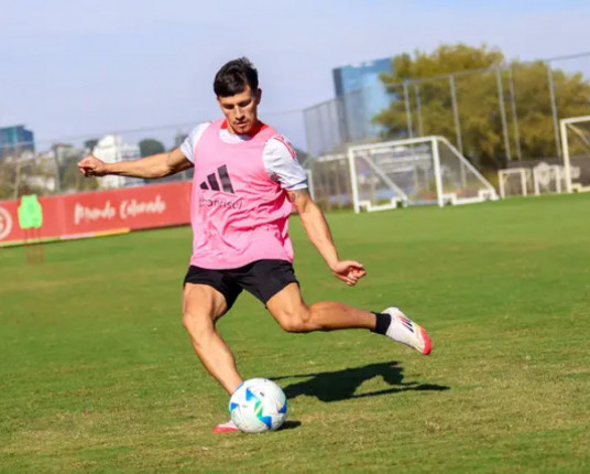 Inter embarca para a Colômbia com Alan Patrick, mas sem Carbonero