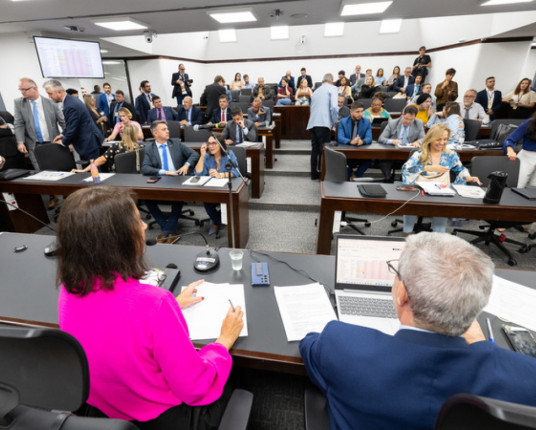 Câmara aprova bônus para gestores pedagógicos