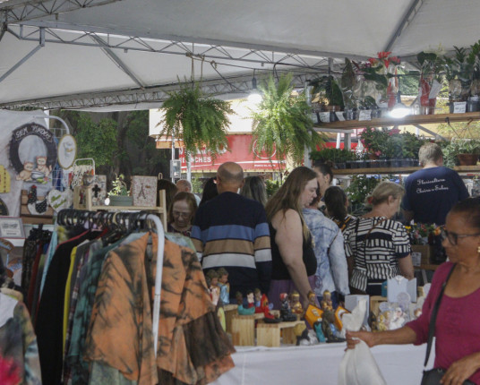 Especialistas apontam arrefecimento da economia com alta de juros