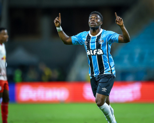 Grêmio cede empate ao Bragantino no fim e desperdiça chance de embalar no Brasileirão