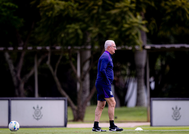 Dorival precisa recuperar o time após derrota para o Mirassol