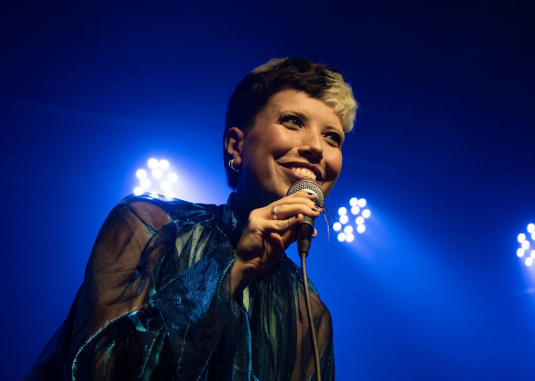 Artista apresenta 'Continente' nesta quarta-feira (14) no Teatro de Câmara Túlio Piva 