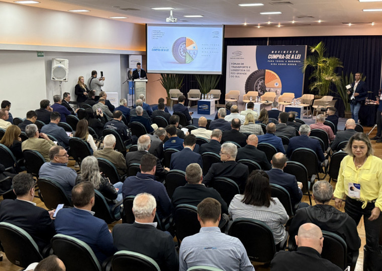 Entidade reuniu autoridades de diferentes esferas para debater e pedir a revisão da Lei do Motorista