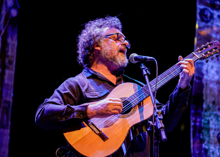 Músico faz show gratuito para próxima edição do projeto Mistura Fina