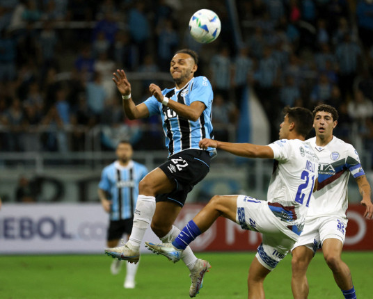 Grêmio empata com o Godoy Cruz na Arena e se complica na Sul-Americana