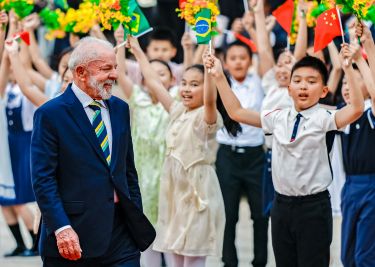  A delegação brasileira já deu sinais de que essa meta tão perseguida na visita de Estado pode ficar para depois