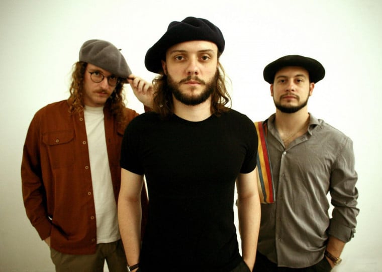 Trio musical se apresenta nesta quinta-feira (15), às 21h