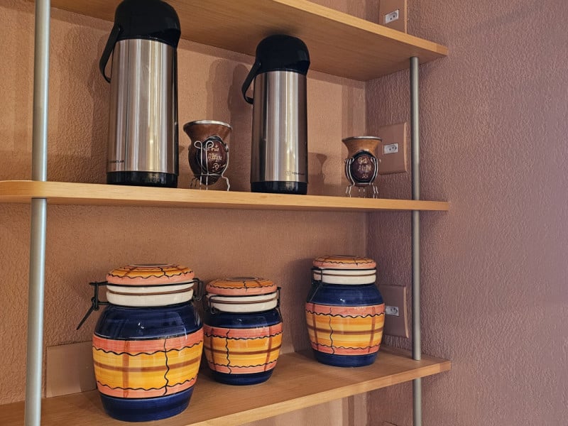 Um dos destaques do cardápio é o chimarrão, que é servido com diferentes tipos de ervas Foto: Isadora Jacoby/Especial/JC