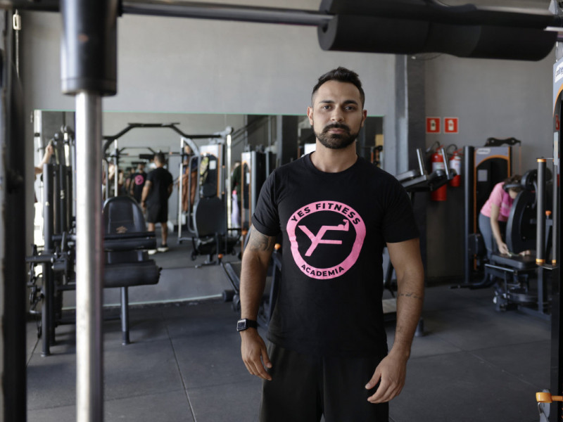  Yago Ferreira é um dos empreendedor à frente da Yes Fitness, academia que abrigou a comunidade na enchente Foto: TÂNIA MEINERZ/JC
