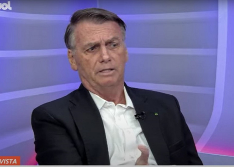 Jair Bolsonaro concedeu entrevista ao Canal Uol e admitiu reconhecer derrota