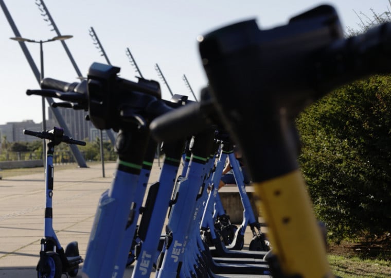 Parlamentares gaúchos protocolaram um projeto de lei com objetivo de regulamentar a operação dos serviços em Porto Alegre