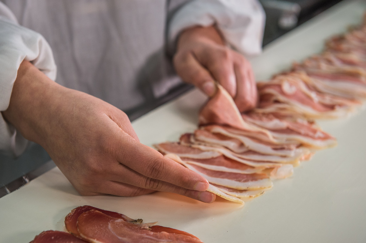 Empresas se consolidou, com o passar dos anos, como referência em produtos de charcutaria | Jeferson Soldi/Divulgação/JC