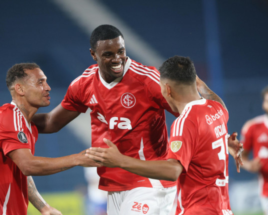Inter vence o Nacional e ganha fôlego para classificar na Libertadores