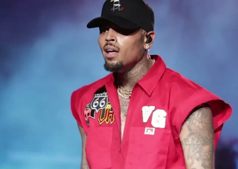 Rapper &eacute; acusado de agredir produtor em fevereiro de 2023; ele est&aacute; na Inglaterra para cumprir datas de uma turn&ecirc;