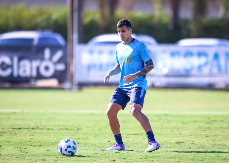 Cristaldo treinou normalmente e deve ser opção 