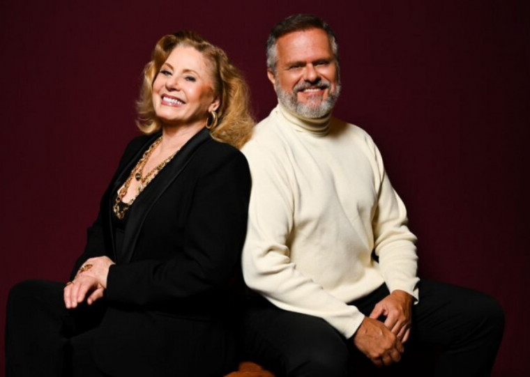 Com&eacute;dia rom&acirc;ntica 'O casal mais sexy da Am&eacute;rica' tem apresenta&ccedil;&otilde;es no s&aacute;bado e no domingo no Sal&atilde;o de Atos da PUC-RS