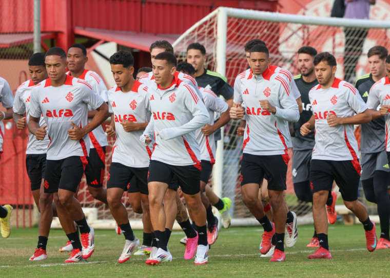 Colorado se reapresentou nesta sexta com os reservas no gramado do CT