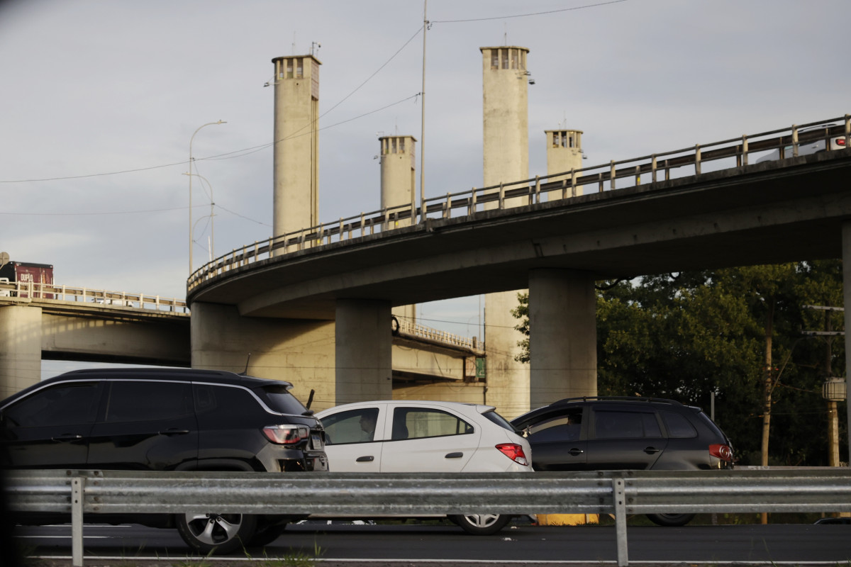 Com o congestionamento na Castelo Branco, a melhor op&ccedil;&atilde;o &eacute; seguir pela avenida Sert&oacute;rio  | T&acirc;nia Meinerz/JC
