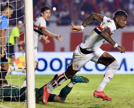 Grêmio não segura vantagem, sofre virada para o São Paulo no Morumbis e cai para o 17º lugar Brasileirão