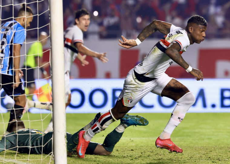 Com o resultado, o Grêmio permanece com nove pontos e cai para o 17º lugar, entrando na zona de rebaixamento