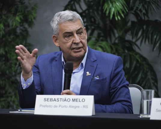 Porto Alegre irá se desfiliar da Confederação Nacional dos Municípios, diz Melo