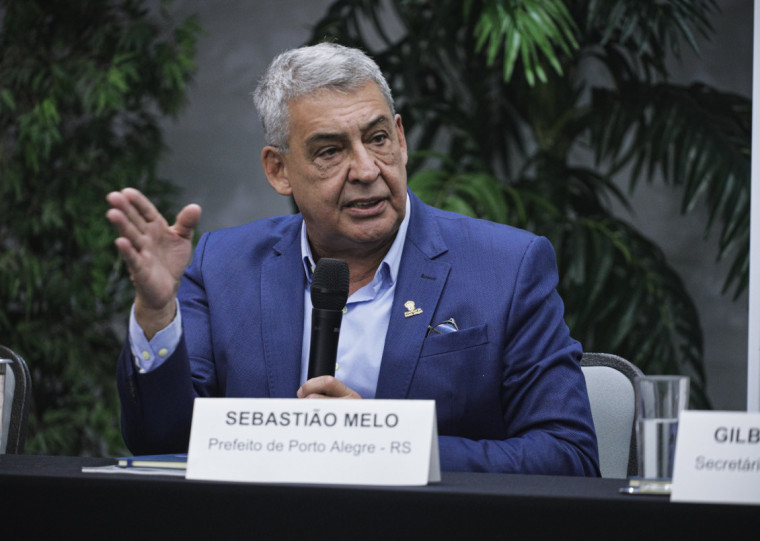Prefeito anunciou saída de Porto Alegre da CNM nesta segunda-feira (19)