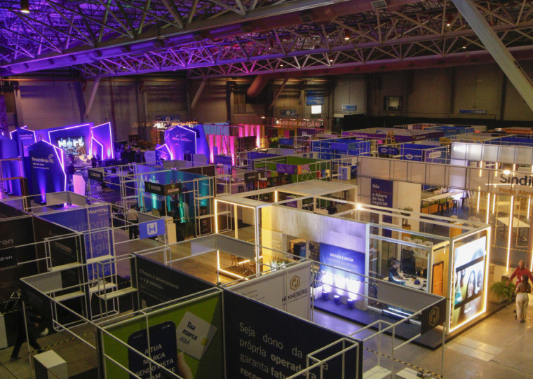 Palco da feira está pronto com previsão de atrair mais de 10 mil visitantes em três dias na Fiergs