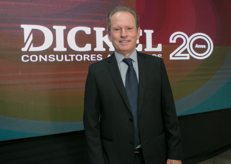 Dickel alerta para a importância da atualização por parte dos profissionais e para os impactos da reforma tributária