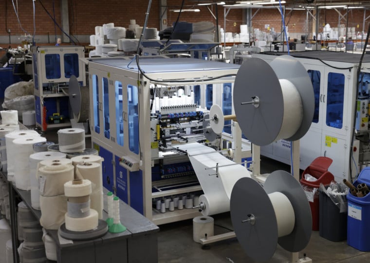 No acumulado dos últimos 12 meses, a expansão das vendas foi de 5%. No primeiro semestre, o setor já soma R$ 272,8 bilhões em transações