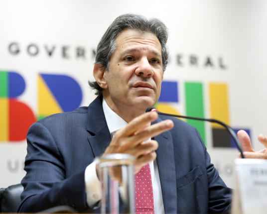 Governo publica novo decreto com recuo em aumento do IOF para fundos nacionais no exterior