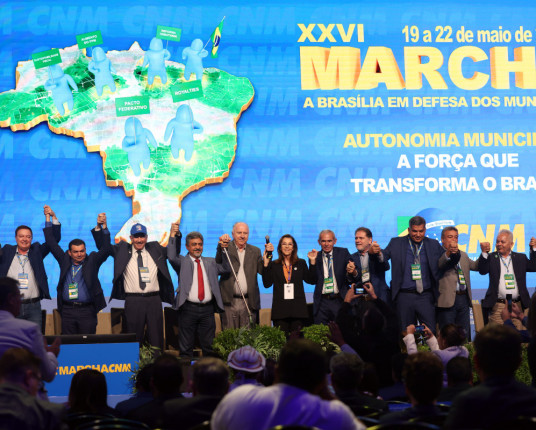 Marcha de prefeitos a Brasília encerra com carta de demandas ao governo Lula