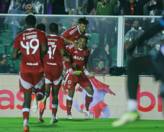 Mesmo com três pênaltis perdidos, Inter vence o Maracanã e avança na Copa do Brasil