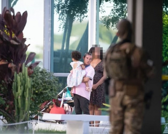 Homem ameaça explodir bomba em frente a ministério em Brasília, diz PM