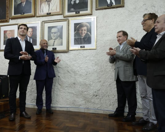Zaida Jayme Jarros, fundadora do Jornal do Comércio, é homenageada pela ARI