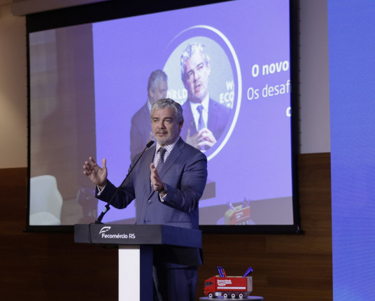 Brasil se tornará mais competitivo com a guerra de tarifas, diz especialista